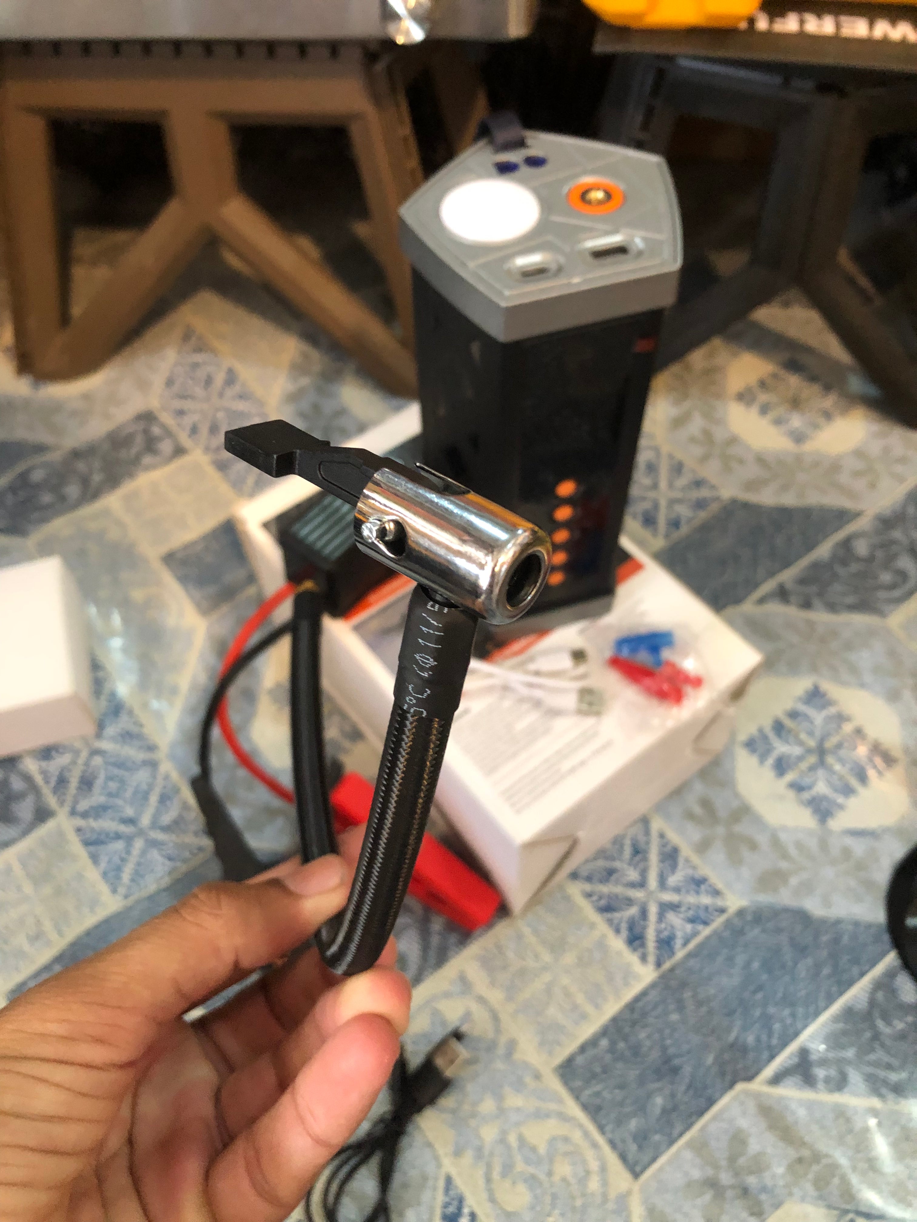 MDHL Multifunctional Car Jump-Starter + Inflator & Power Bank 10800mAh