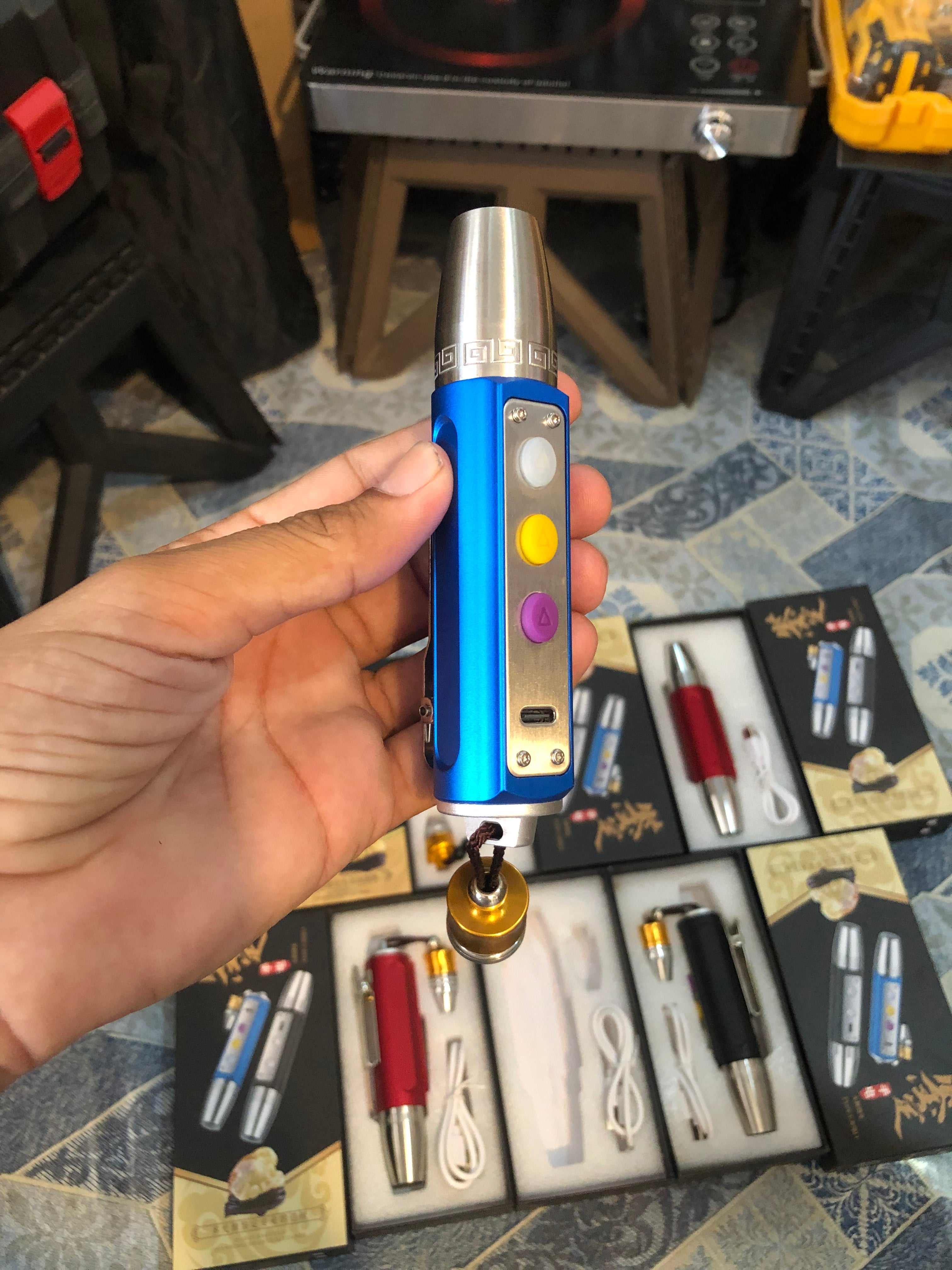 Professional 3-in-1 Rechargeable UV Light for Jade Gemstone Identification