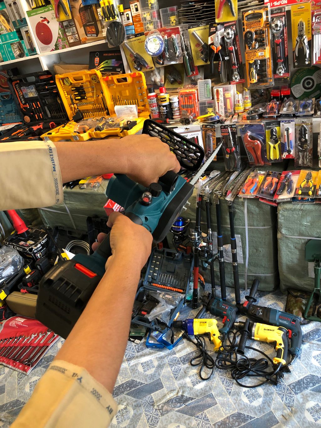 Rechargeable 298v 12inch chainsaw with double battery